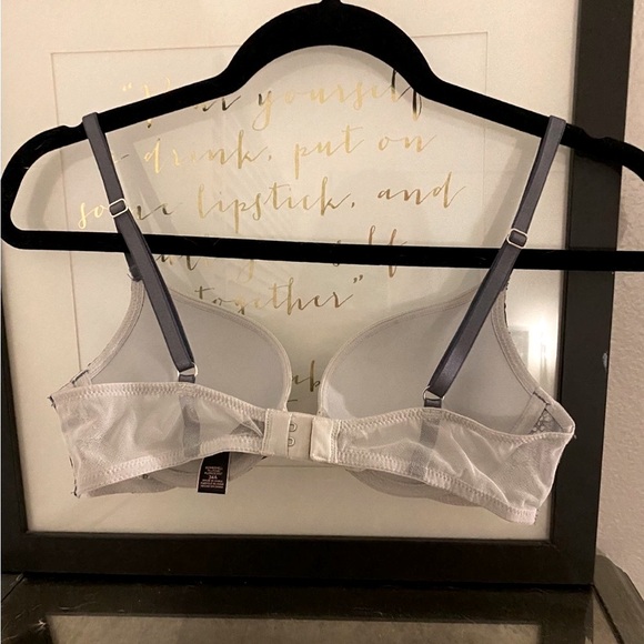 Victoria’s Secret bombshell bra - Picture 3 of 5